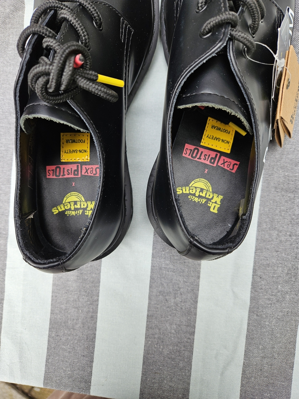 Rare Dr. Martens 1925 x Sex Pistols Boredom Nowhere Steel Toe Shoes - NWT SZ 9 - Picture 6 of 10
